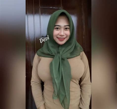 Bokep Indo Tante Semok Pasrah Nungging .